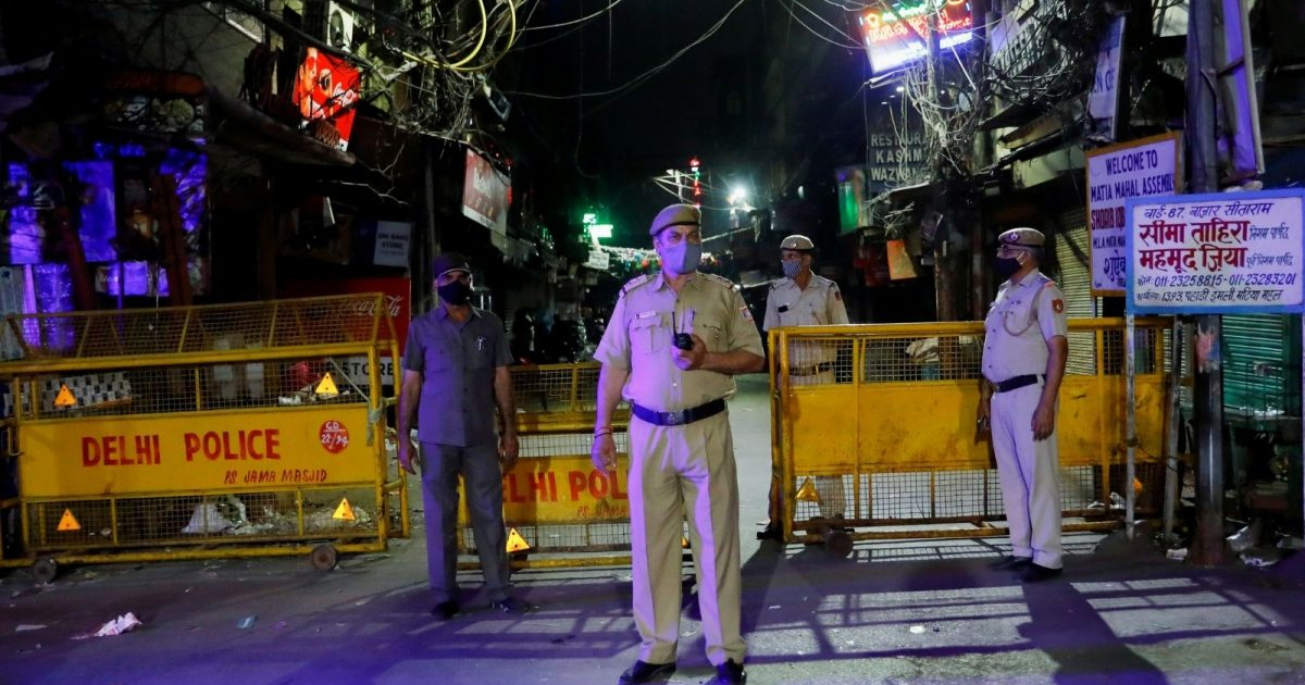 Delhi weekend curfew: 384 FIRs registered, 1,484 challans issued for COVID violations